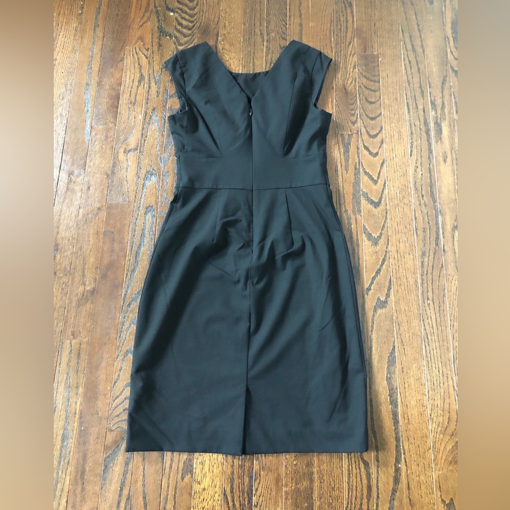 The Limited Black Collection Women’s 2 Black Sheath Sleeveless V-Neck Back Dress - Picture 8 of 11